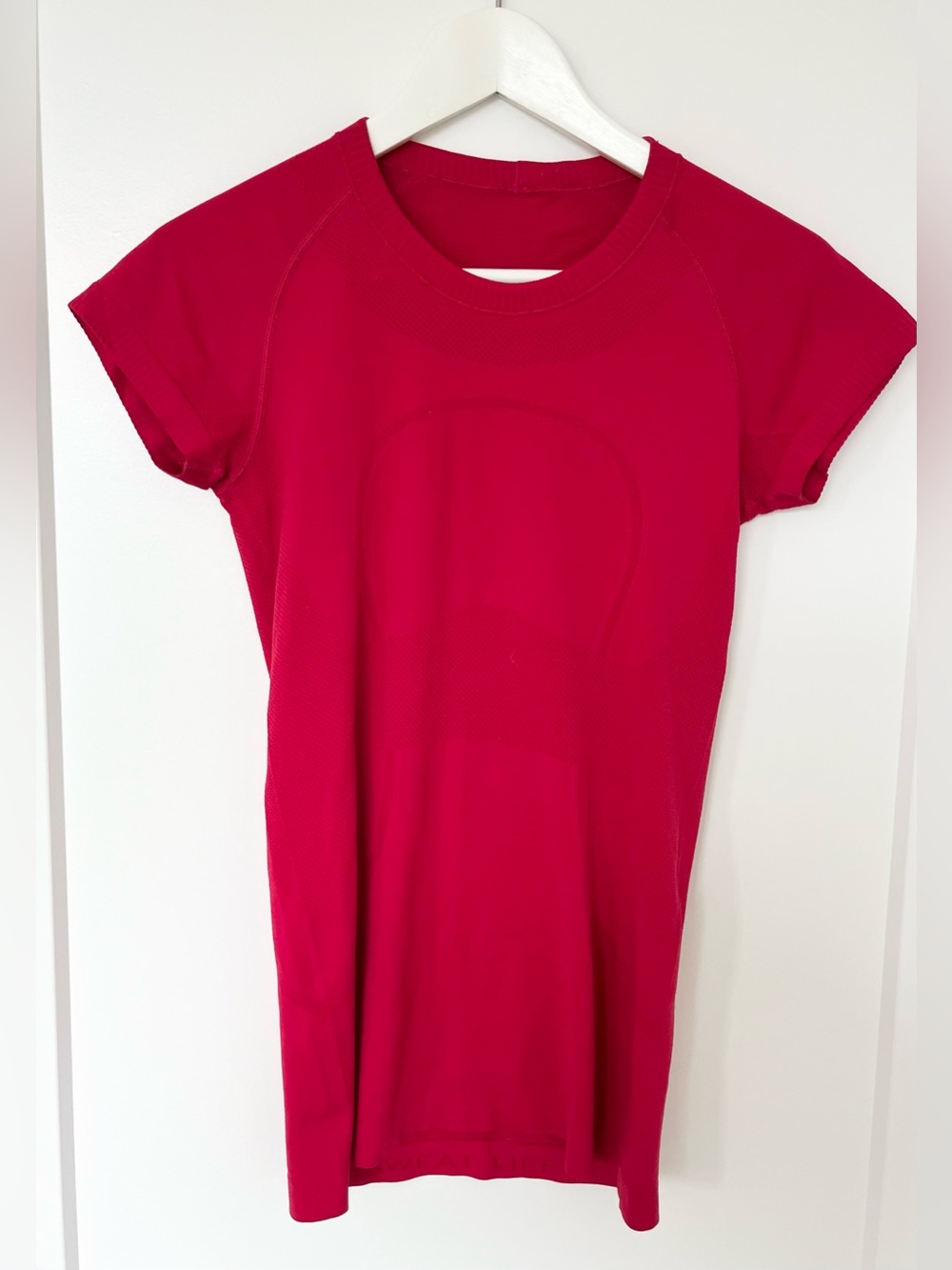 Lululemon Run Swiftly Tech Shirt Short Sleeve  Red Crew Neck Women’s Size 6